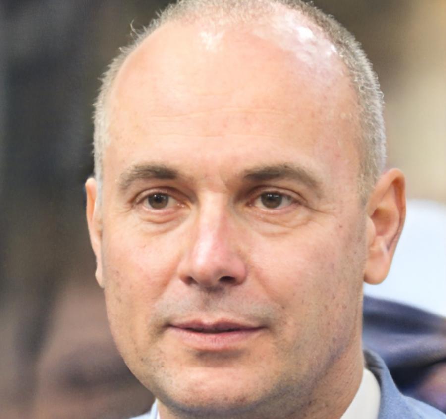 Portrait de Pierre Martin, analyste en gestion budgétaire